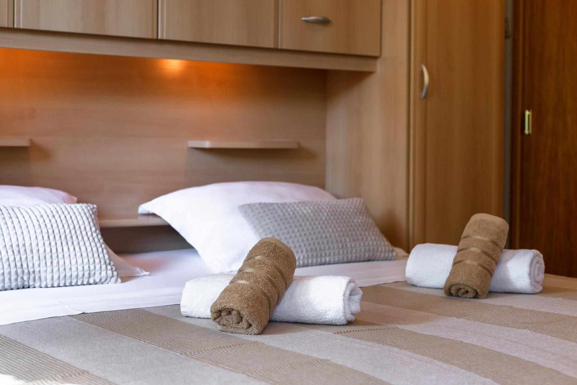 Apartmani Lovrenco Krvavica Kültér fotó