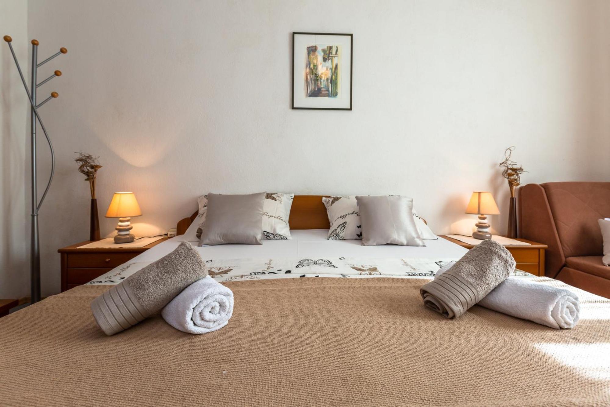 Apartmani Lovrenco Krvavica Kültér fotó