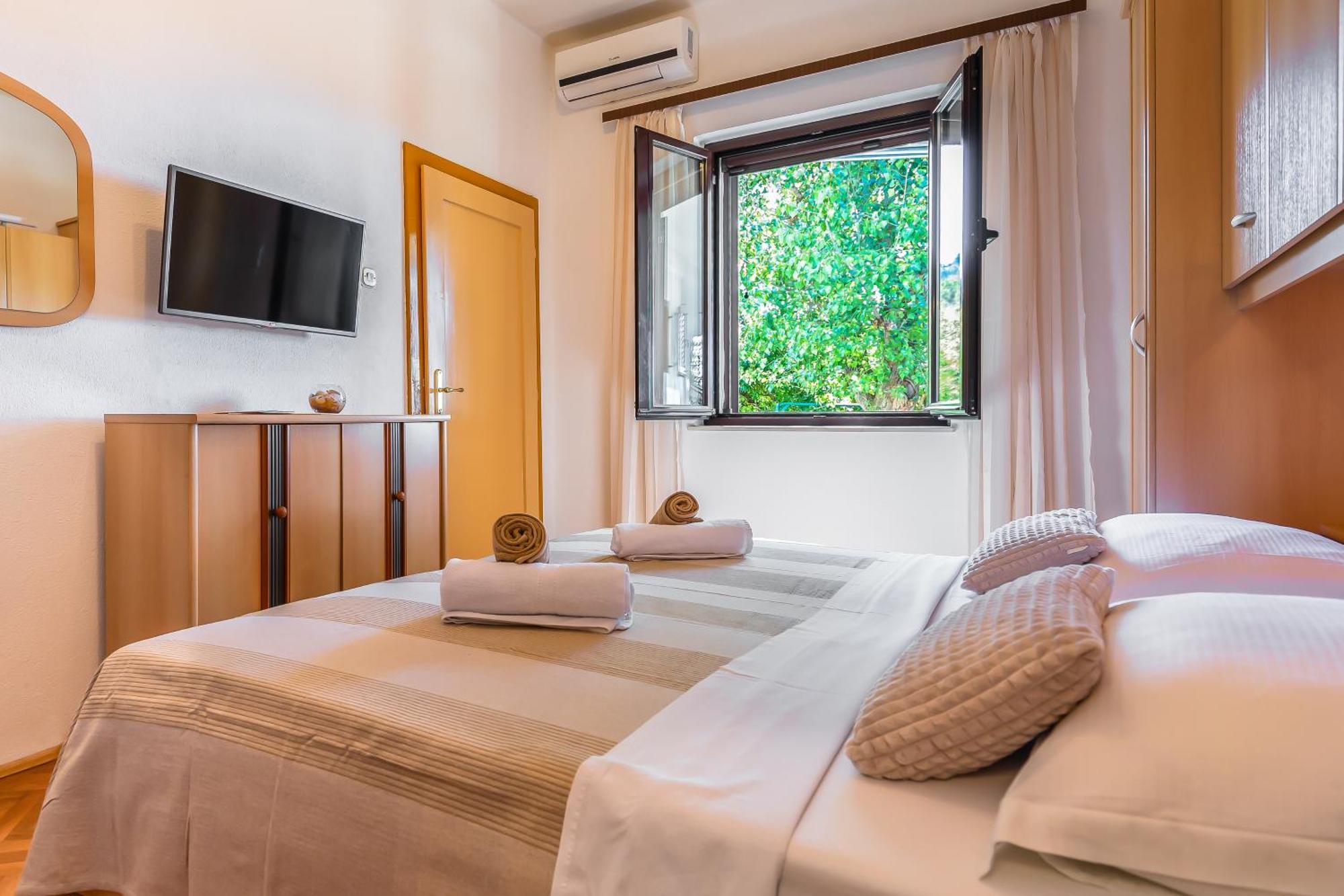 Apartmani Lovrenco Krvavica Kültér fotó